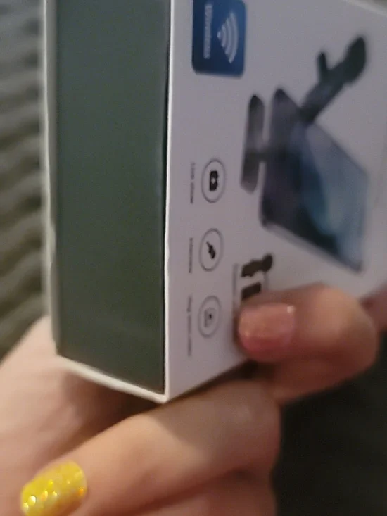 Wireless Lavalier Microphones (Two In Box)for iPhone Smartphones - Black - Picture 10 of 16